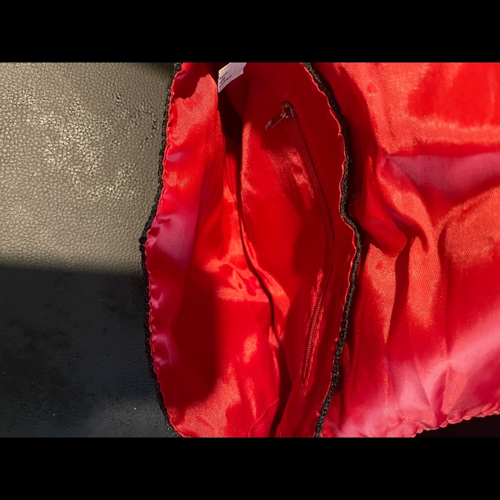 Clutch! - Picture 3 of 3